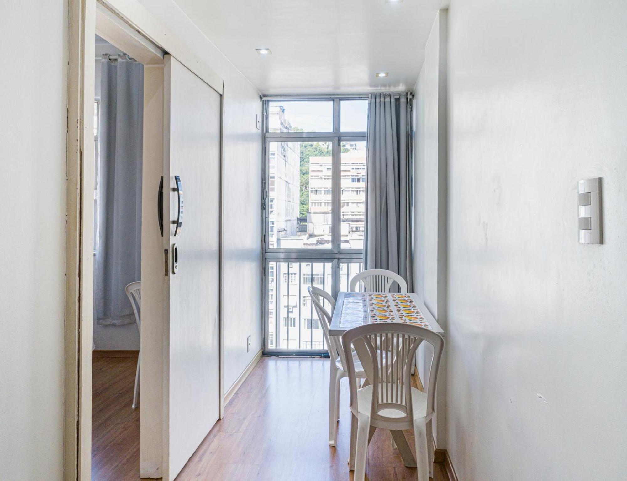 Appartement Completo Na De Copacabana 02 Quartos Com Vista Lateral Mar Em Andar Alto, Ar, Wifi , Netflix, Pauloangerami Rmvc18 Rio de Janeiro